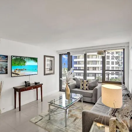 Spacious Ocean View Condo Beach Service 509-3