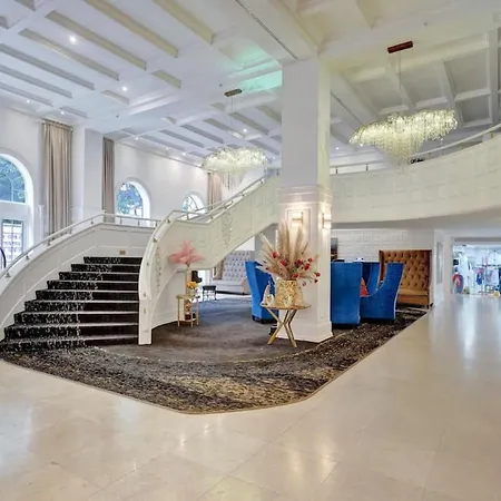 Perfect Ocean View Condo Beach Service 1109-3