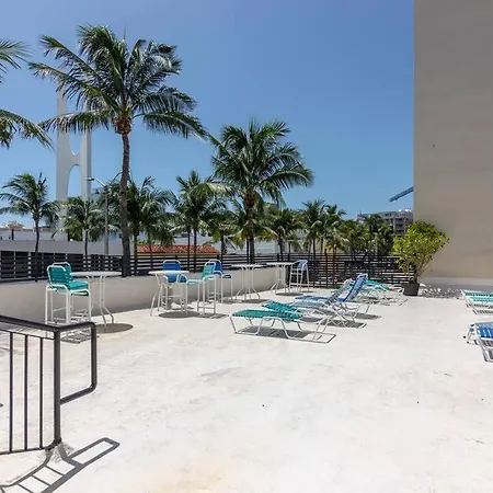 Heart Of South Beach Cozy Studio 2-3