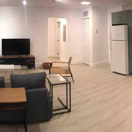 Renovated South Beach Apt 10Min Walk 2 Beach-3