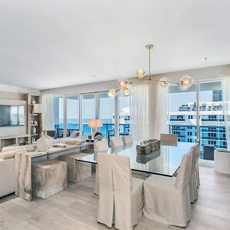 Miami Penthouse Luxe Oceanfront Retreat With Breathtaking Views-3