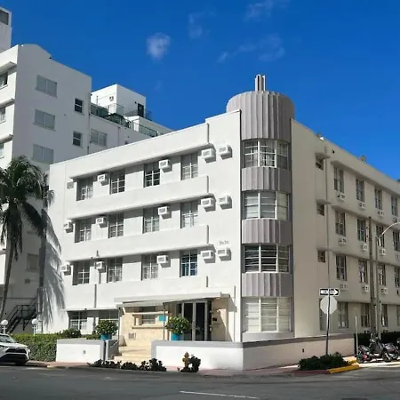 Cozy Beachside Studio Apartment In Miami Beach-3