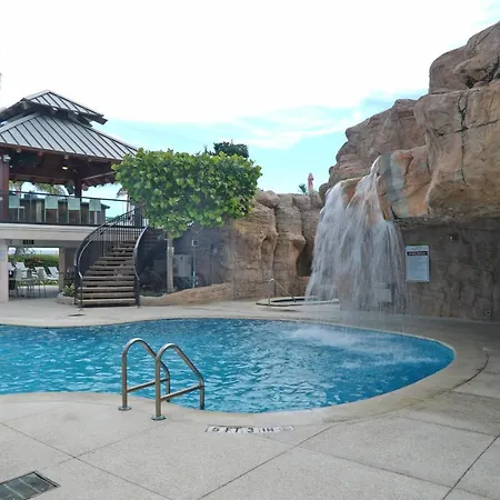2 Bedroom Apartment W Balcony & Ocean View @ The Beach 154-3