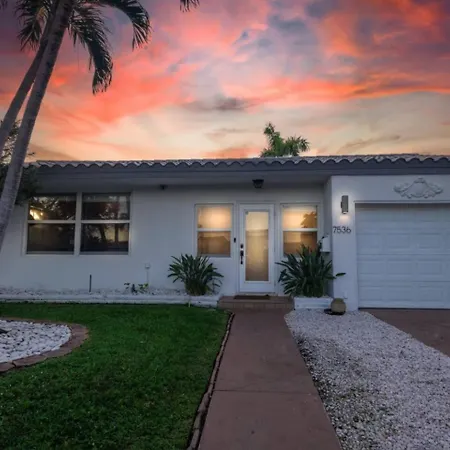 Perfect Beach Home For A Family Getaway Wpool!-3