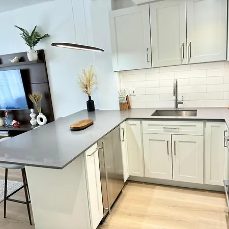 High-End Remodeled Apartment, On The Beach-2