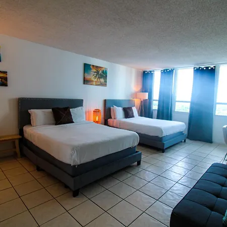 Castle 1205 Beachfront Studio With Free Parking, Beach Access, Pool, Tennis-3