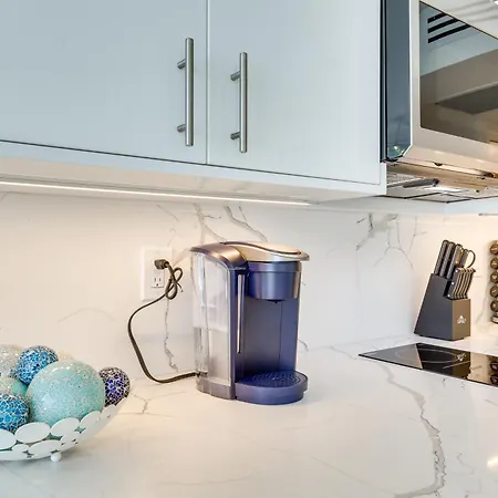 Sunny Isles Beach Retreat W/ Resort Perks!-2