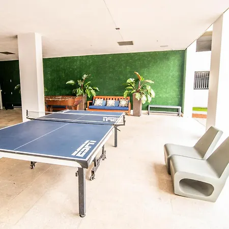 Steps To The Beach 1 Bedroom 1 Den 1 Bathroom Remodeled Apartment-3
