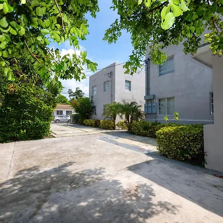 Sunny Days Apartments-3