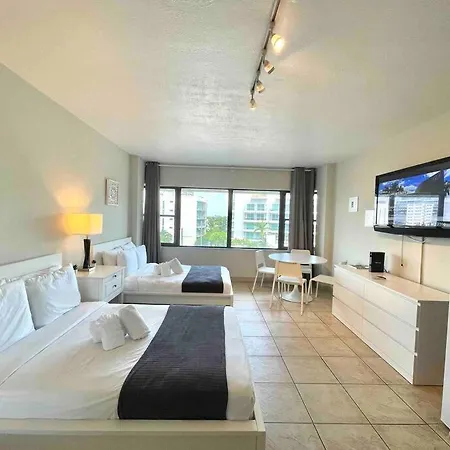 Charming Studio City View!-3