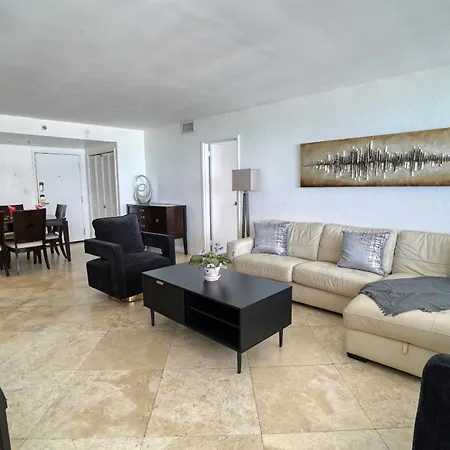 Two Bedroom On The Beach With Balcony And Oceanview-3