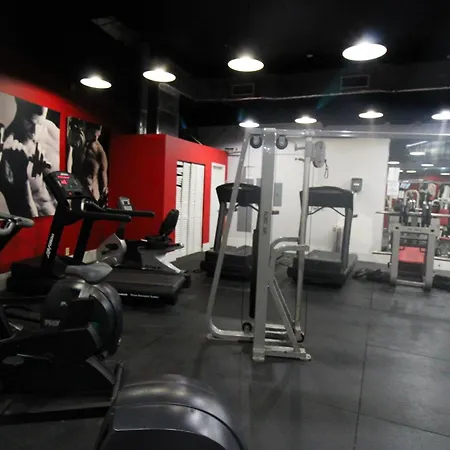 Castle 835 Oceanview Studio On Beach With Pool, Gym, Bars, And Free Parking-3