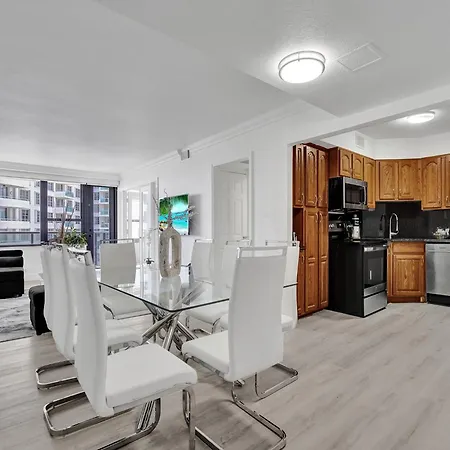 Ocean View Spacious Condo Beach Service 907-2