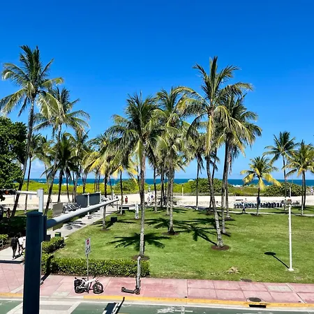 Majestic Hotel South Beach-3