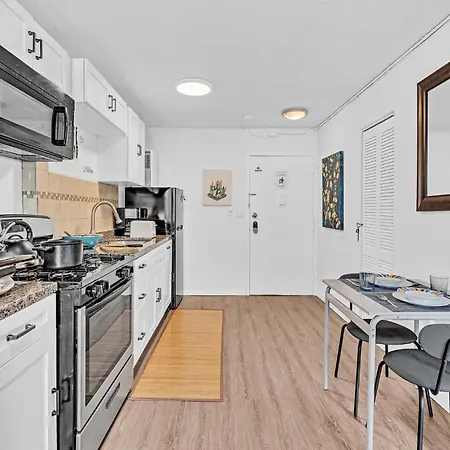 1 Bedroom In The Best Location In South Beach !-3