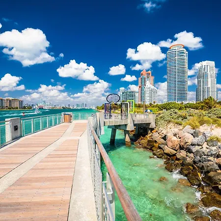 Beachfront Bentley Hotel One Bedroom Suite With Balcony And Beach Access-2