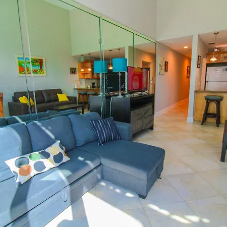 Castle B17 Contemporary Condo With Pool, Beach Access And Free Parking-2