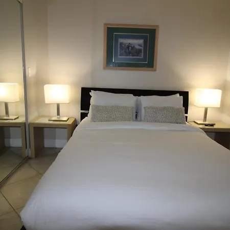 Castle B17 Contemporary Condo With Pool, Beach Access And Free Parking-3