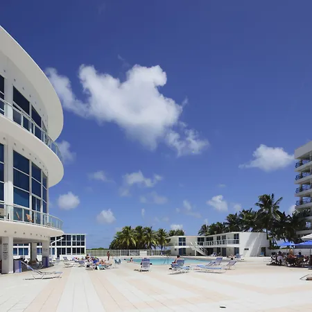 New Point Miami Beach Apartments-3