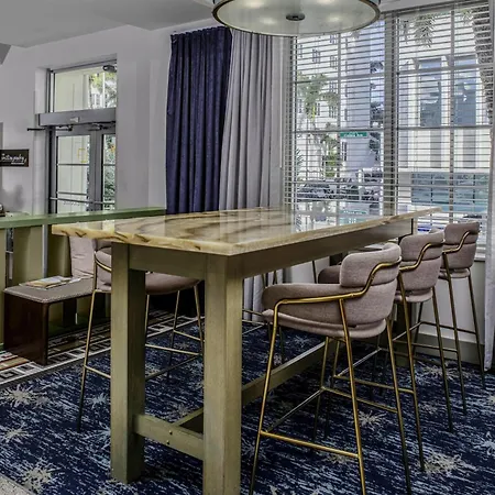 Hilton Garden Inn Miami South Beach-3