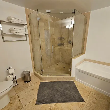 3Br Condo In Sunny Isles Beach-2