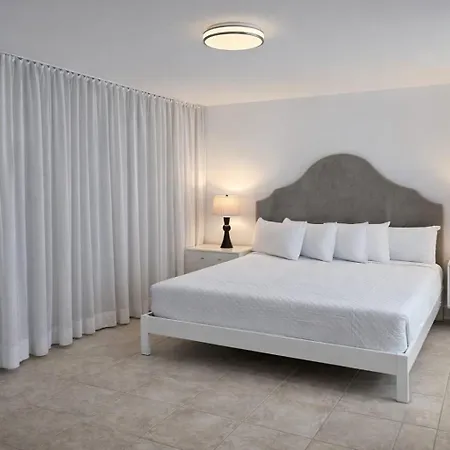 Castle Beach Club Apartments-3