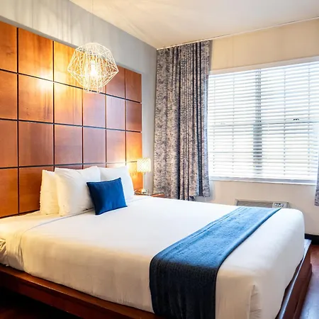 Chesterfield Hotel & Suites-3
