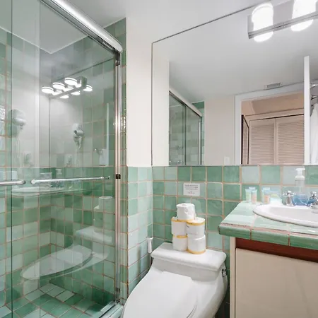 New Amazing Large 3Br Direct Oceanfront Penthouse On Ocean Drive!!-2