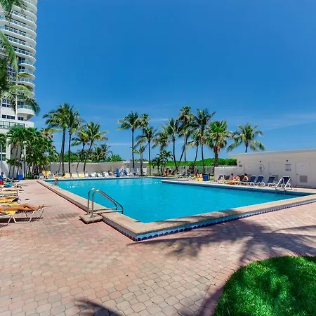 Oceanfront Studio Casablanca Miami Beach-3