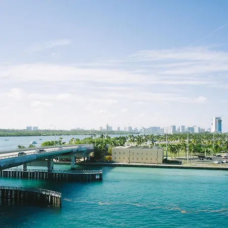 5 Star Hotel Private Studio Bal Harbour Miami Beach-2 Queen Beds-3