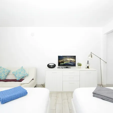 Lincoln Road Apartments-2
