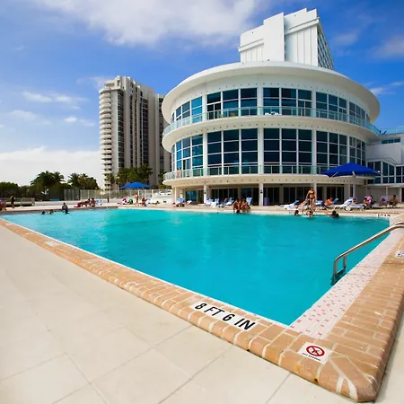 Beach Apartments - Free Parking-3