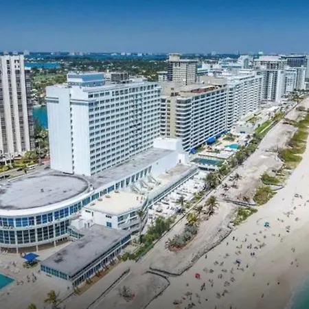 Castle Beach Club Apartments-3