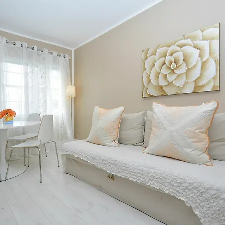 335 Ocean Walk Apartments-3