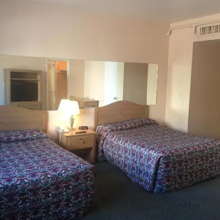 Collins Avenue Hostel-3