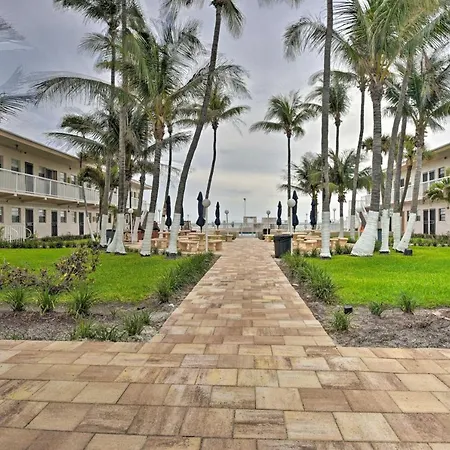 Oceanfront Miami Beach Condo With Resort Pool Access-2
