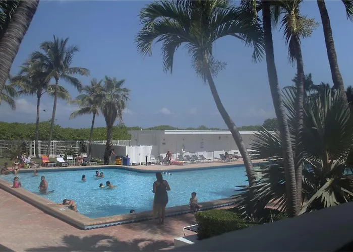 Casablanca On The Beach, Oceanfront Studio Miami Beach