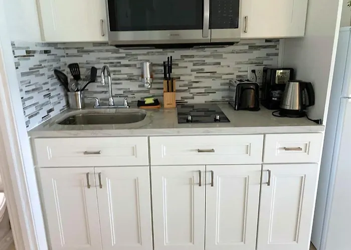 Miami Beach Suncoast Apartment III