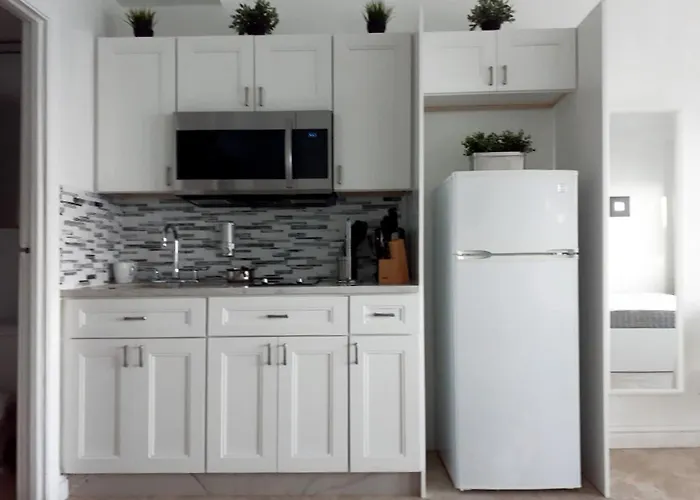 Miami Beach Suncoast Apartment III