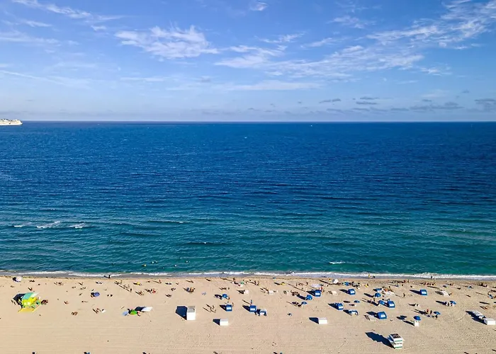 Modern Ocean Drive Condo In The Heart Of Sobe!