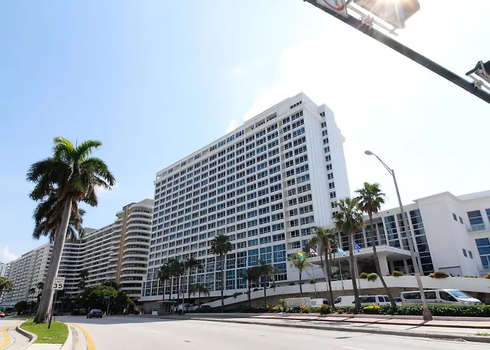 Castle Beach: Serenity Condo