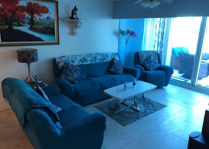 Villa Penelope, Lovely 4 Bedroom 4 Baths Beachfront Miami Beach
