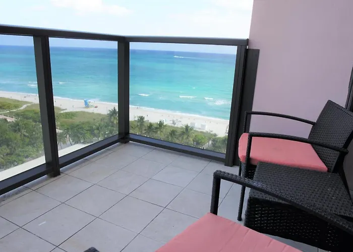 Waterfront Condo On Beach With Pool, Tiki Bar & Restaurant On-Site