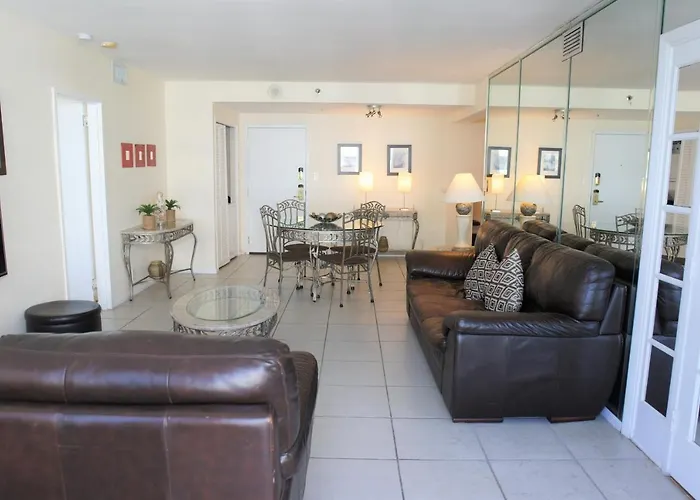 Waterfront Condo On Beach With Pool, Tiki Bar & Restaurant On-Site