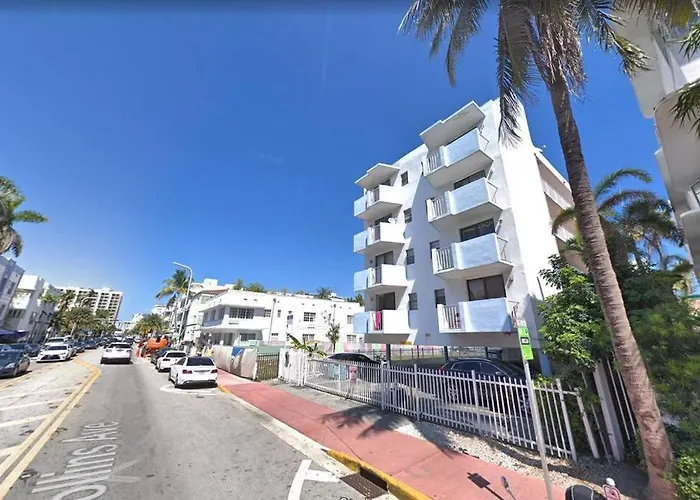 Oceanside Italian Luxury 2 Bedroom Apt With Free Parking