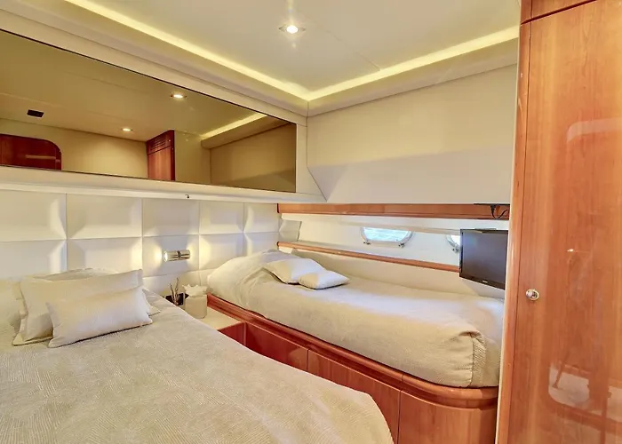 Luxurious 3 Bedroom Yacht Also Offers Charters