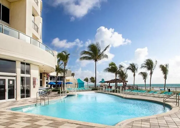 Beautiful 1 Bedroom Condo On The Beach