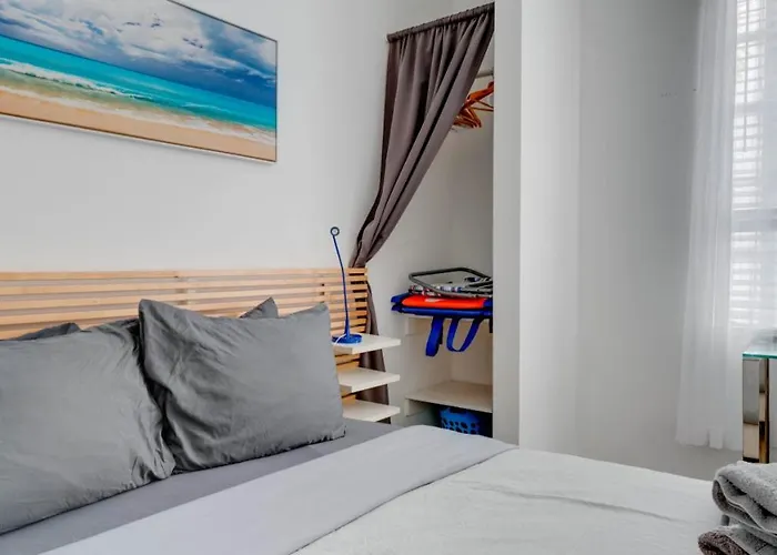 South Beach 2Br Collins Ave Close To The Beach Miami Beach
