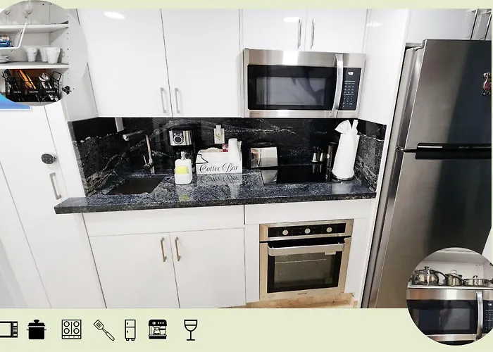 Beachfront Studio-Apt Retreat In Sunny Isles Beach Apartment