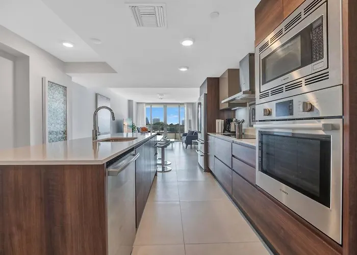 Stunning 2Br/2Ba In Bay Harbour With Rooftop Pool